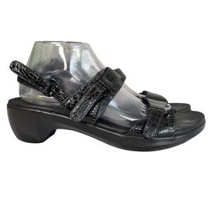 Aravon Patent Leather Combination Last Black Strappy Comfort Sandal Women's 10 D